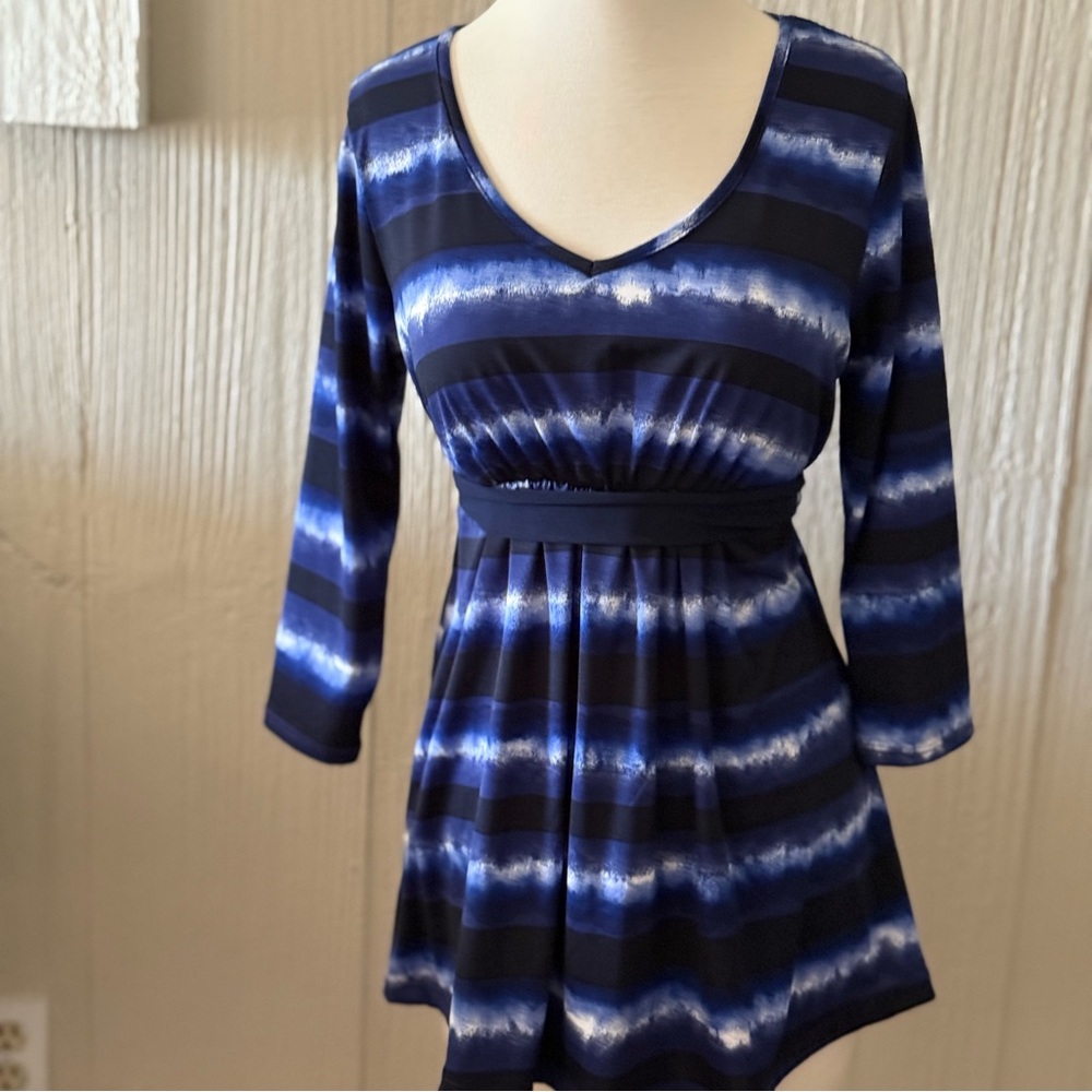 Three Seasons Maternity 3/4 Length Sleeve Blue V-Neck Blouse Size Small